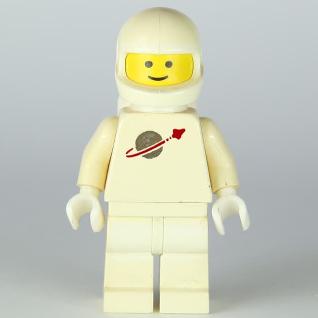 Classic Spaceman, White with Airtanks (2446 Helmet) (3626c Head) (3838 Airtank)