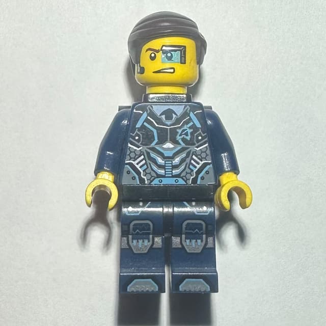 Agent Curtis Bolt with Neck Bracket