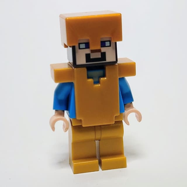 Steve in Pearl Gold Helmet and Armor