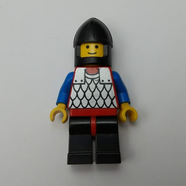 Knight (Scale Mail on Red) - Blue Arms, Black Legs, Black Chin-Guard