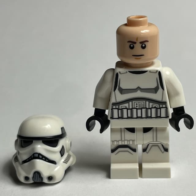 Stormtrooper - Light Nougat Head, White Arms